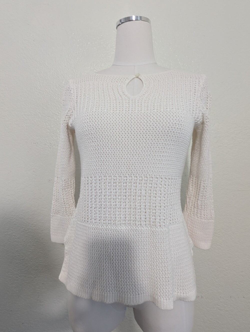 Liz Claiborne Cream Knit Keyhole Women's Peplum Sweater Size Medium